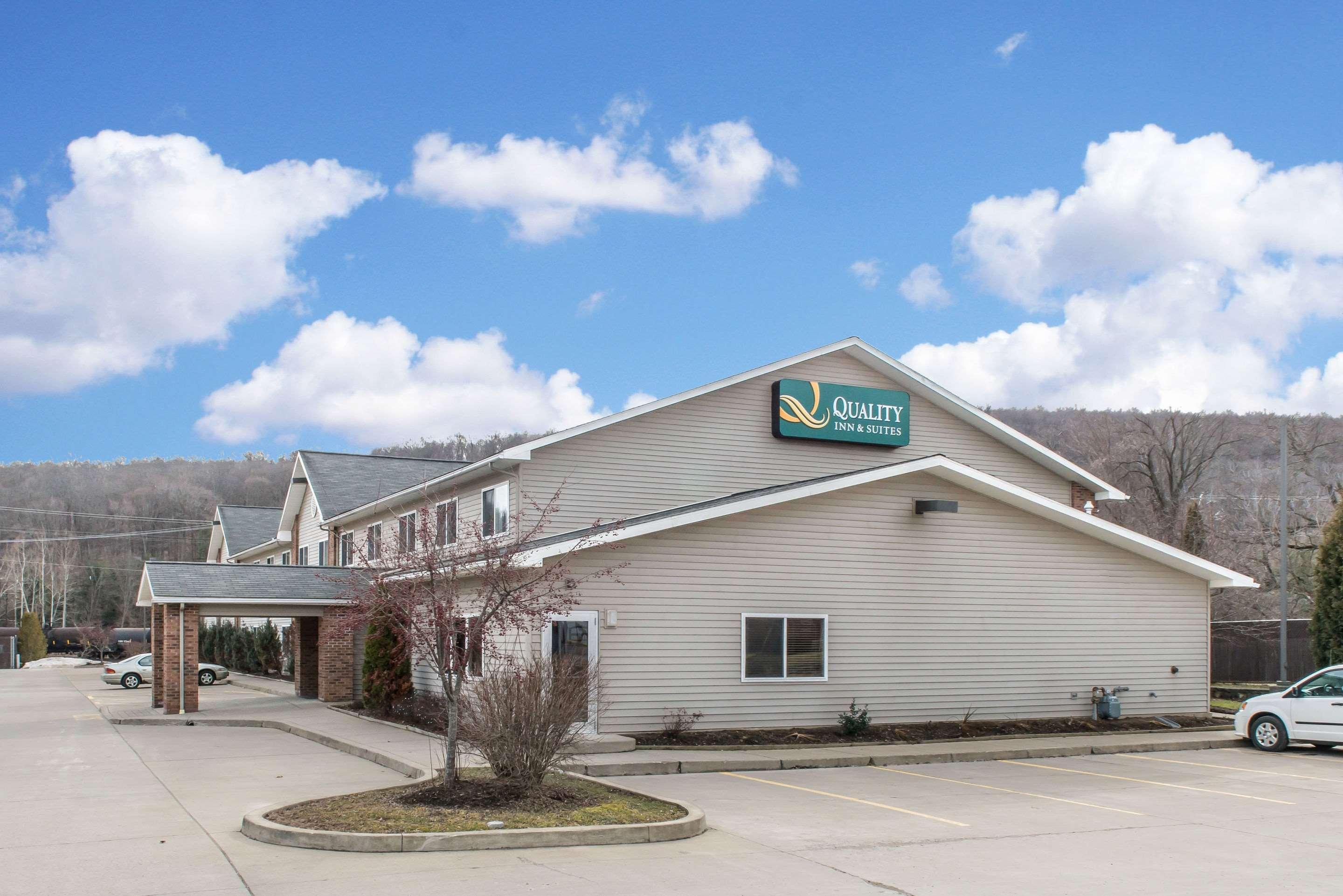 Quality Inn & Suites Titusville Exterior foto